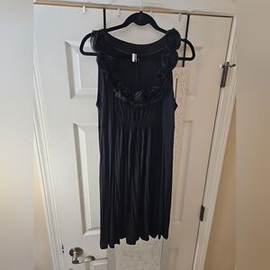 Forever Black Pleated Black  Sleeveless Floral Neck Dress Size LARGE